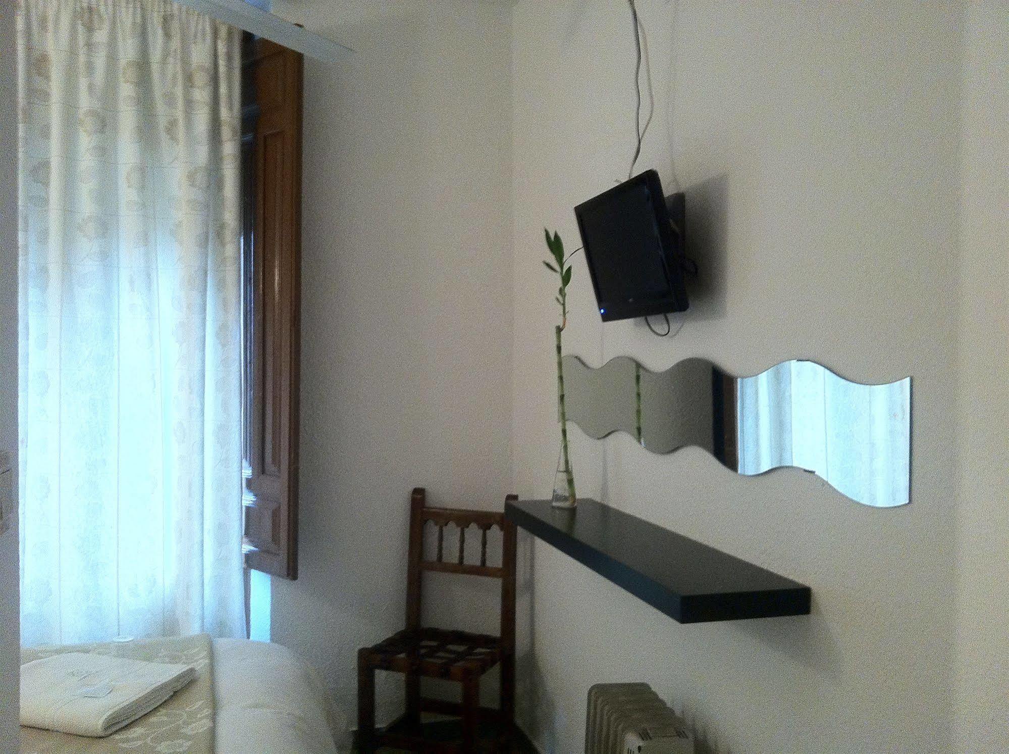 Pension Atlantida Granada Exterior photo